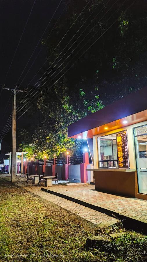 Jay'S Avenue Hotell Udawalawe Eksteriør bilde