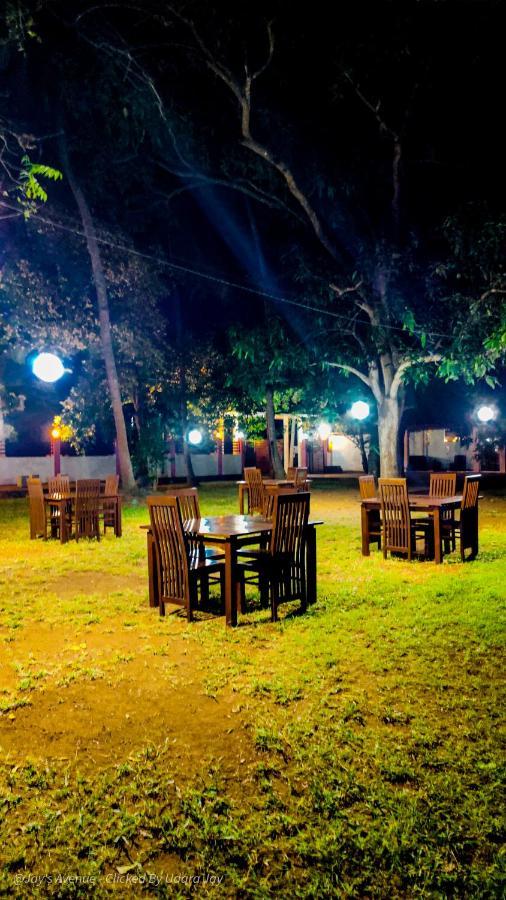 Jay'S Avenue Hotell Udawalawe Eksteriør bilde